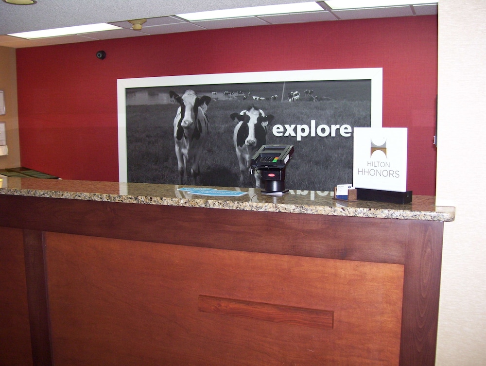 Hampton Inn Hillsville 4/45