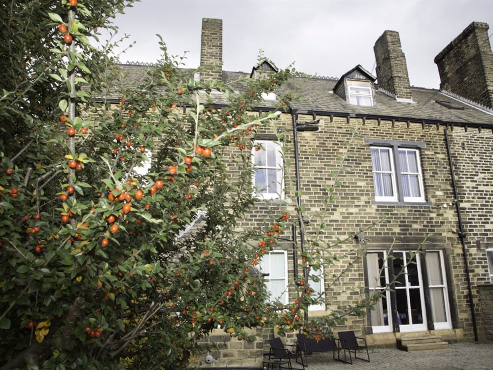 Ashfield Hotel 25/55