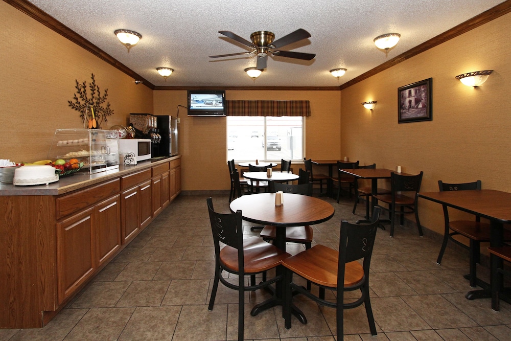New Victorian Suites 52/66