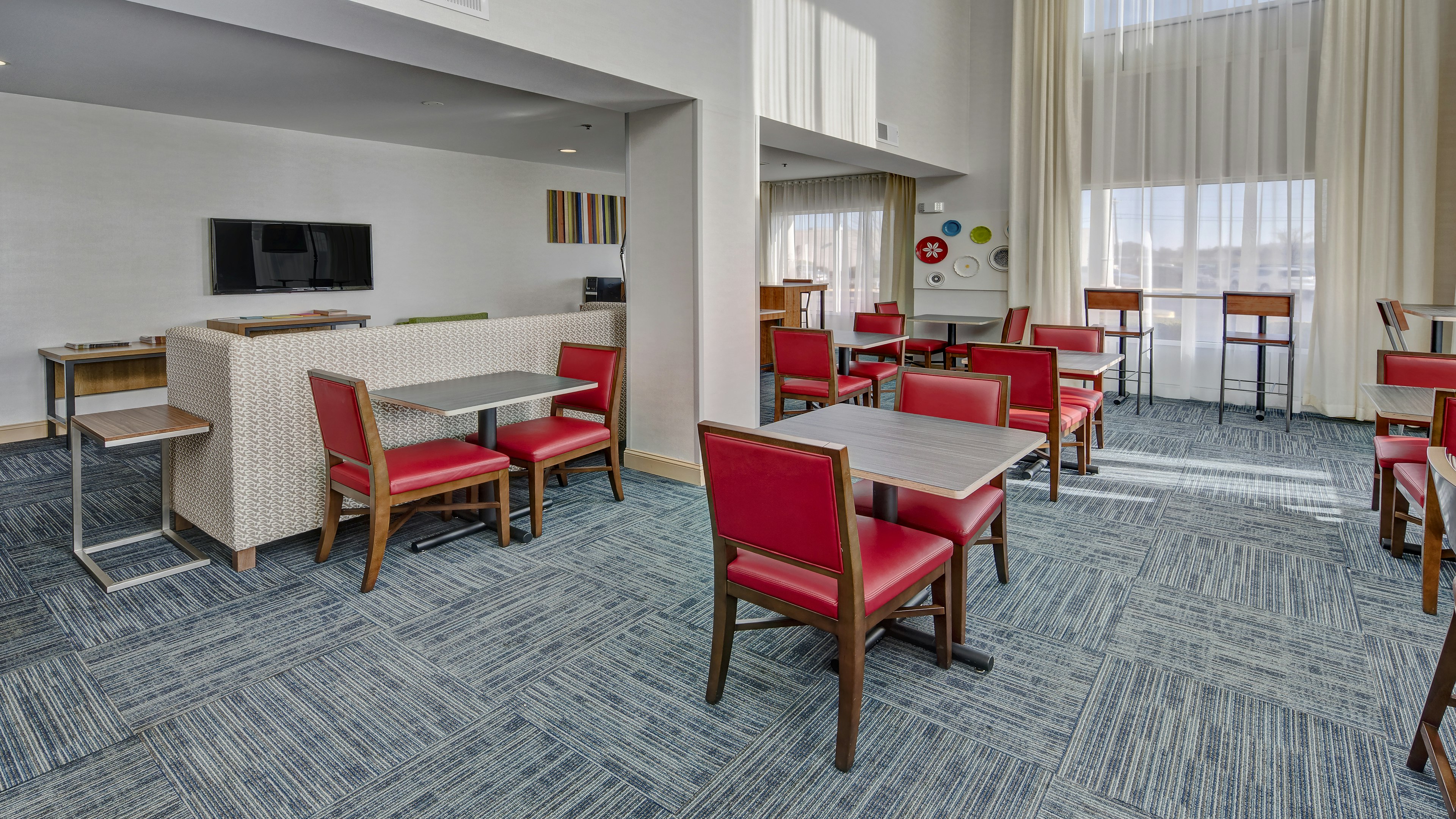 Holiday Inn Express Hotel And Suites London 25/27