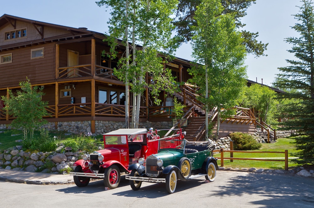 Grand Lake Lodge 40/50
