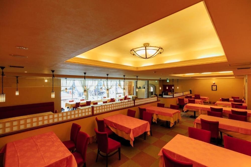 restaurant cafeteria