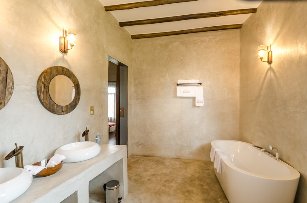 Emburara Farm Lodge 46/50
