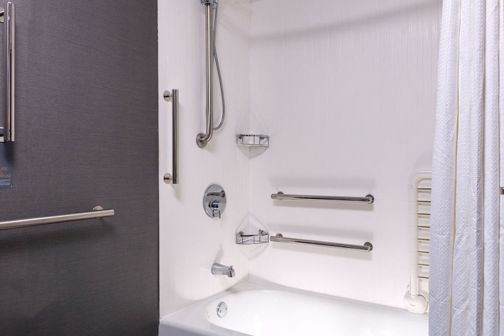 Courtyard by Marriott Memphis East/Galleria 26/26