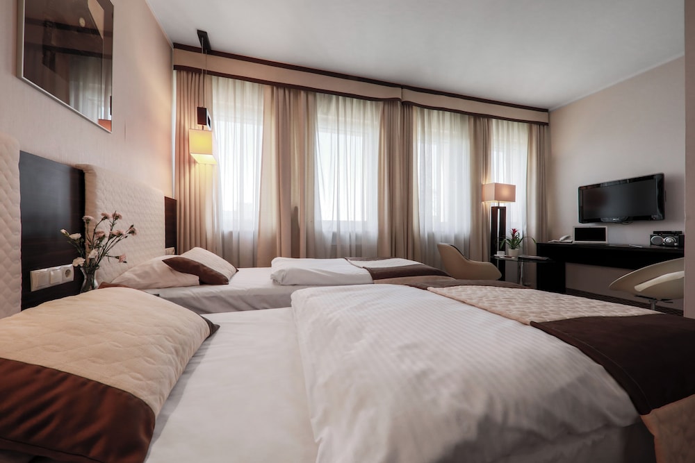 Borowiecki Hotel 10/89
