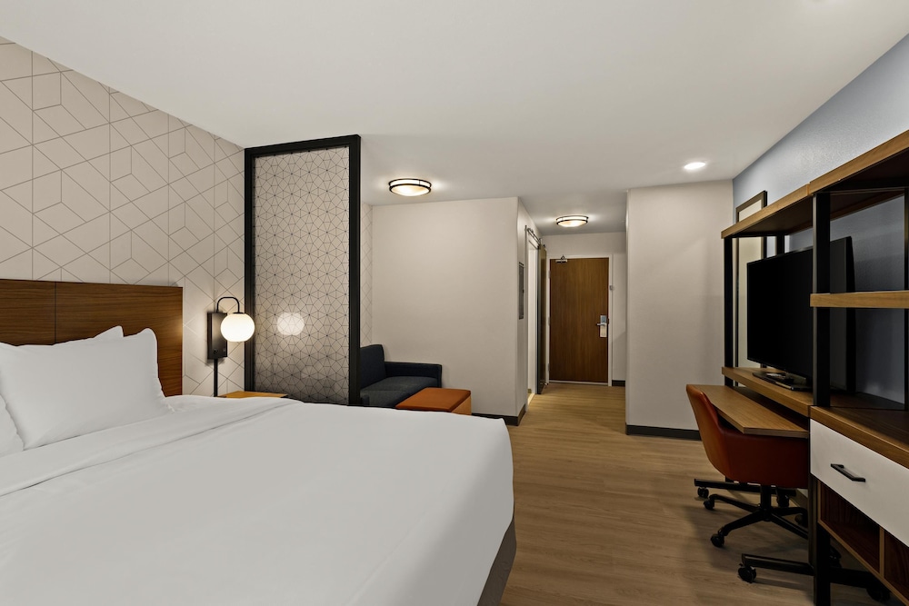 Everhome Suites Yuma East I-8 9/50