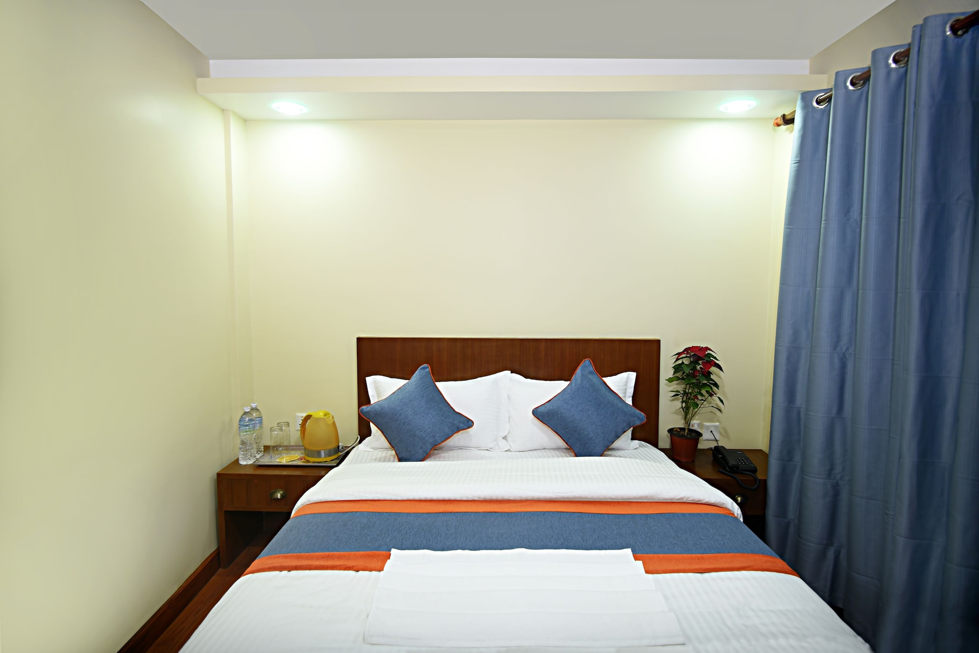 DELUXE, DOUBLE BED