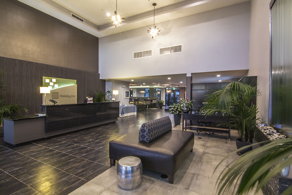 Holiday Inn Carlsbad 46/73