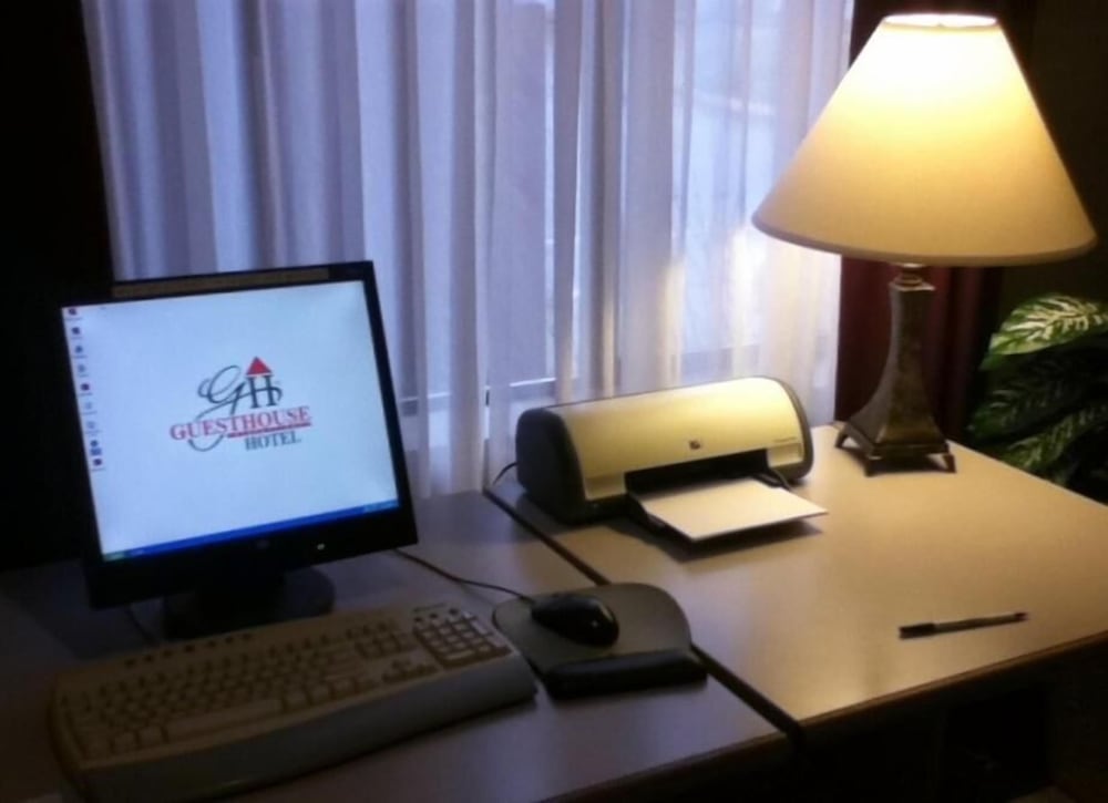 Evergreen Inn And Suites 55/59