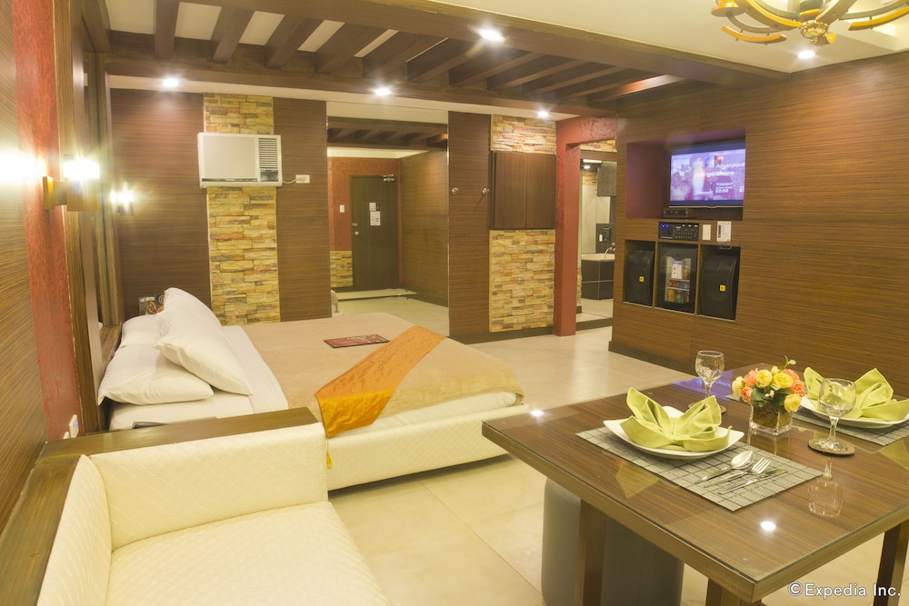 Victoria Court Las Pinas 39/47