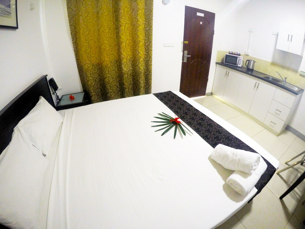 Airport Ace Hotel 27/66