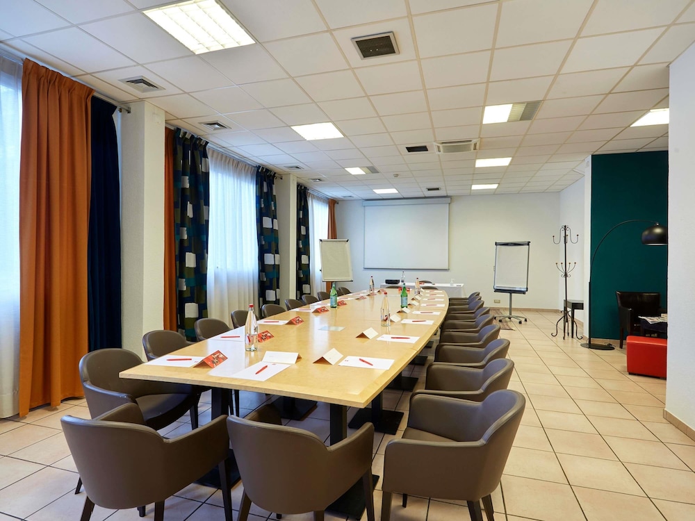 Ibis Annemasse 41/50