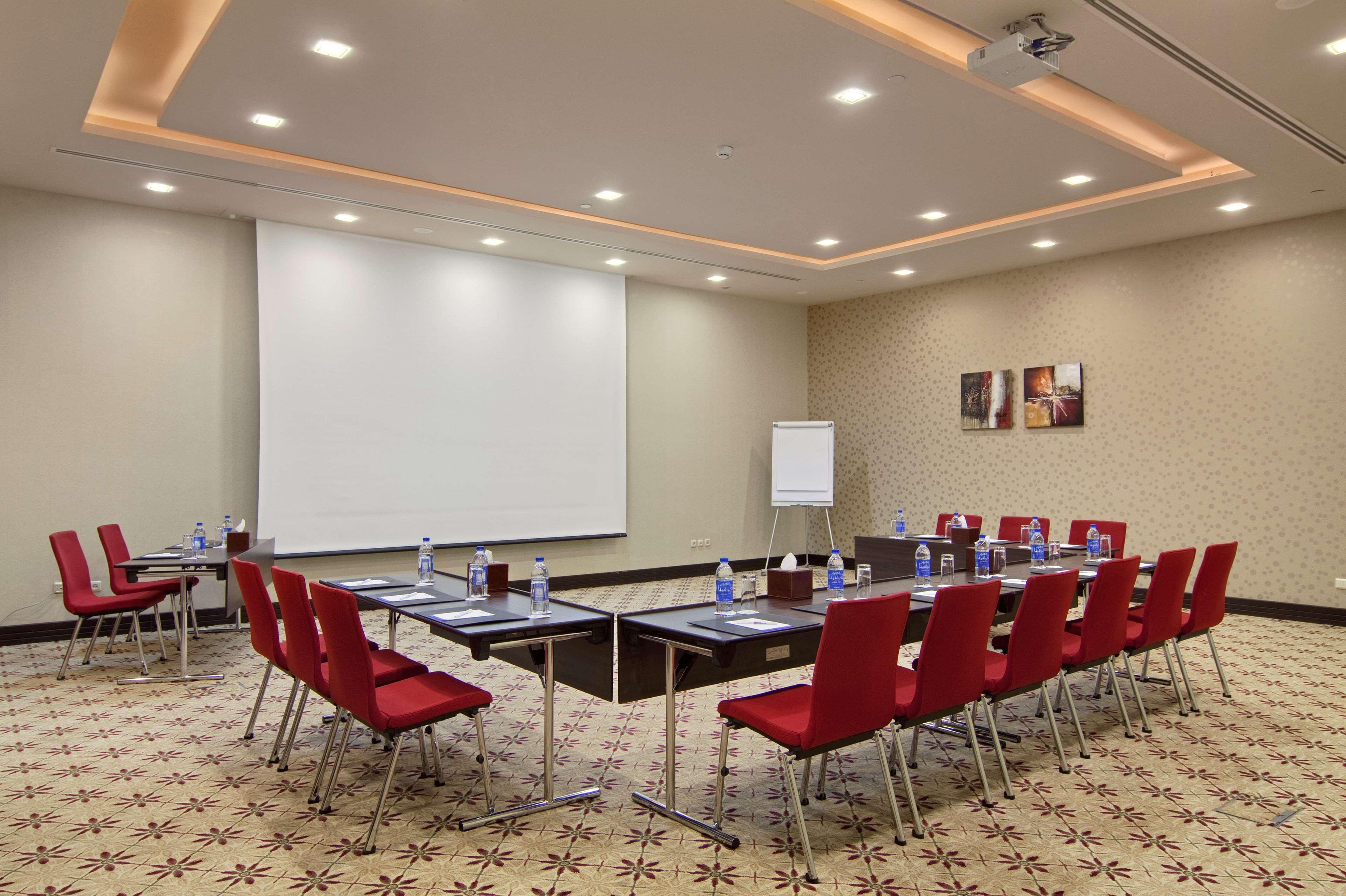 هيلتون جاردن إن الرياض العليا(Hilton Garden Inn Riyadh Olaya) 31/33