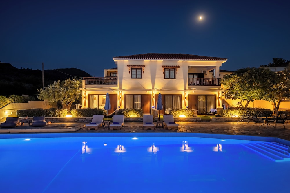Skopelos Holidays Hotel in SKOPELOS