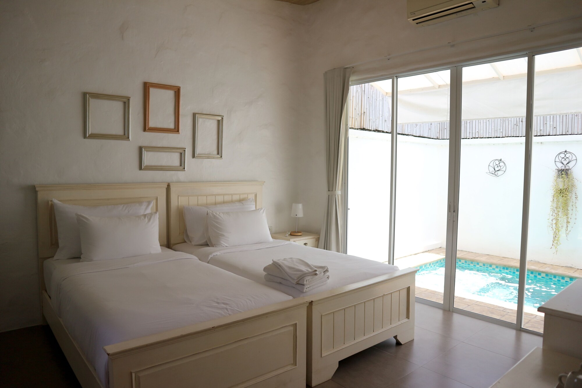 ROOM, NEAR THE POOL