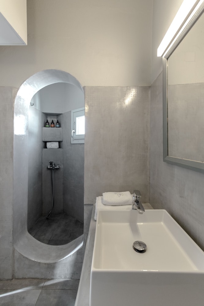 Blue Dolphins Apartments & Suites 46/49