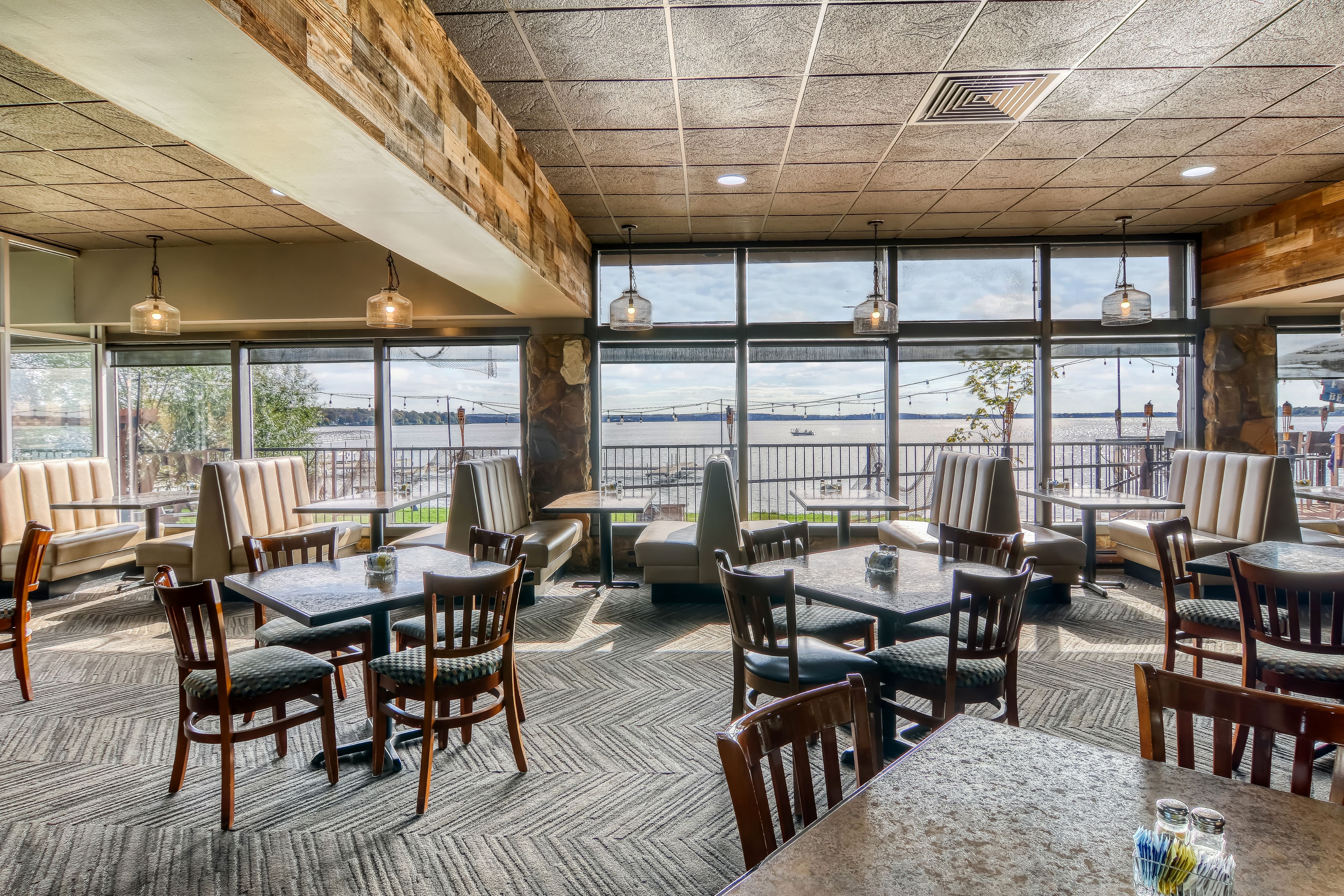 Holiday Inn Detroit Lakes 41/67