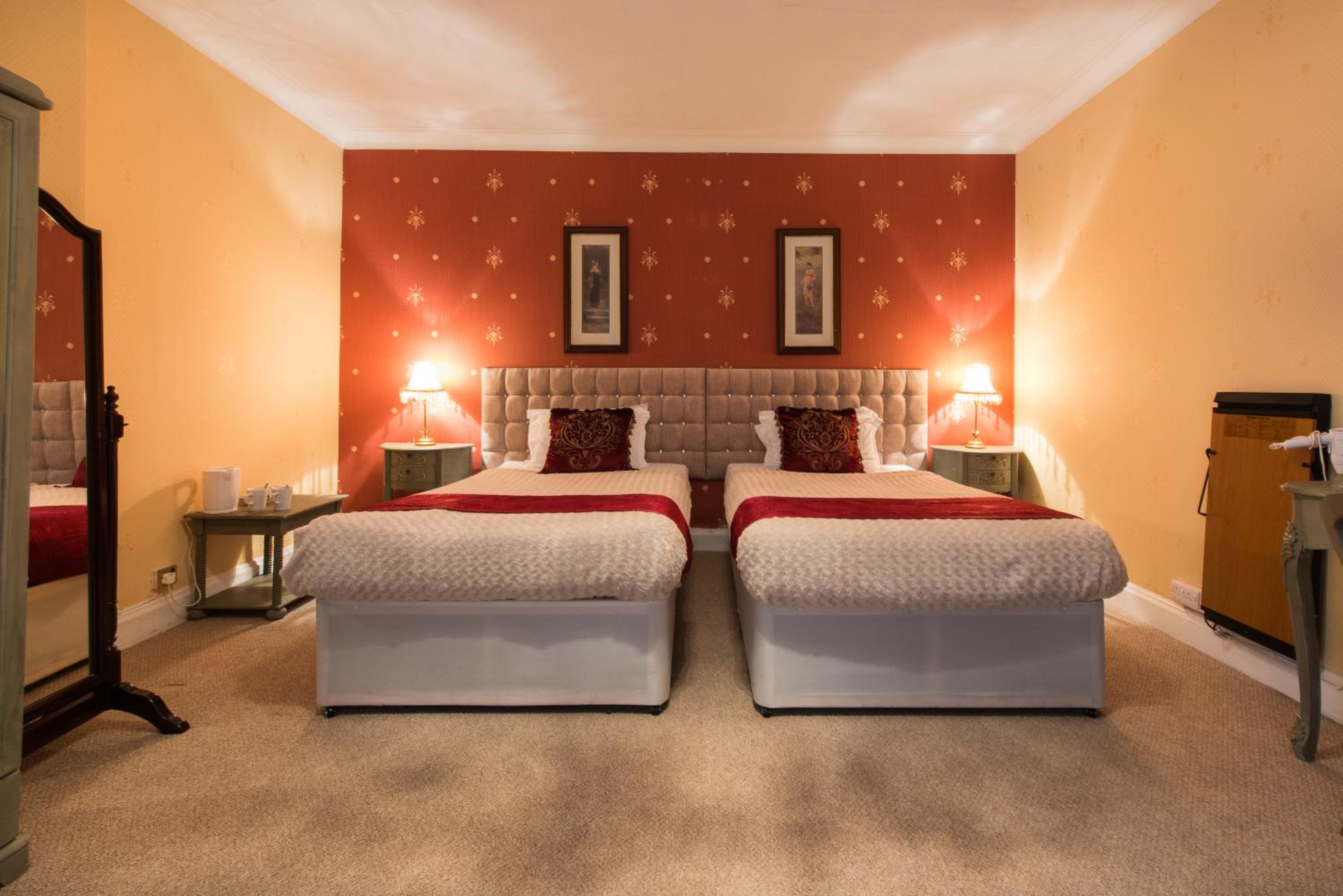 Maenan Abbey Hotel 6/44