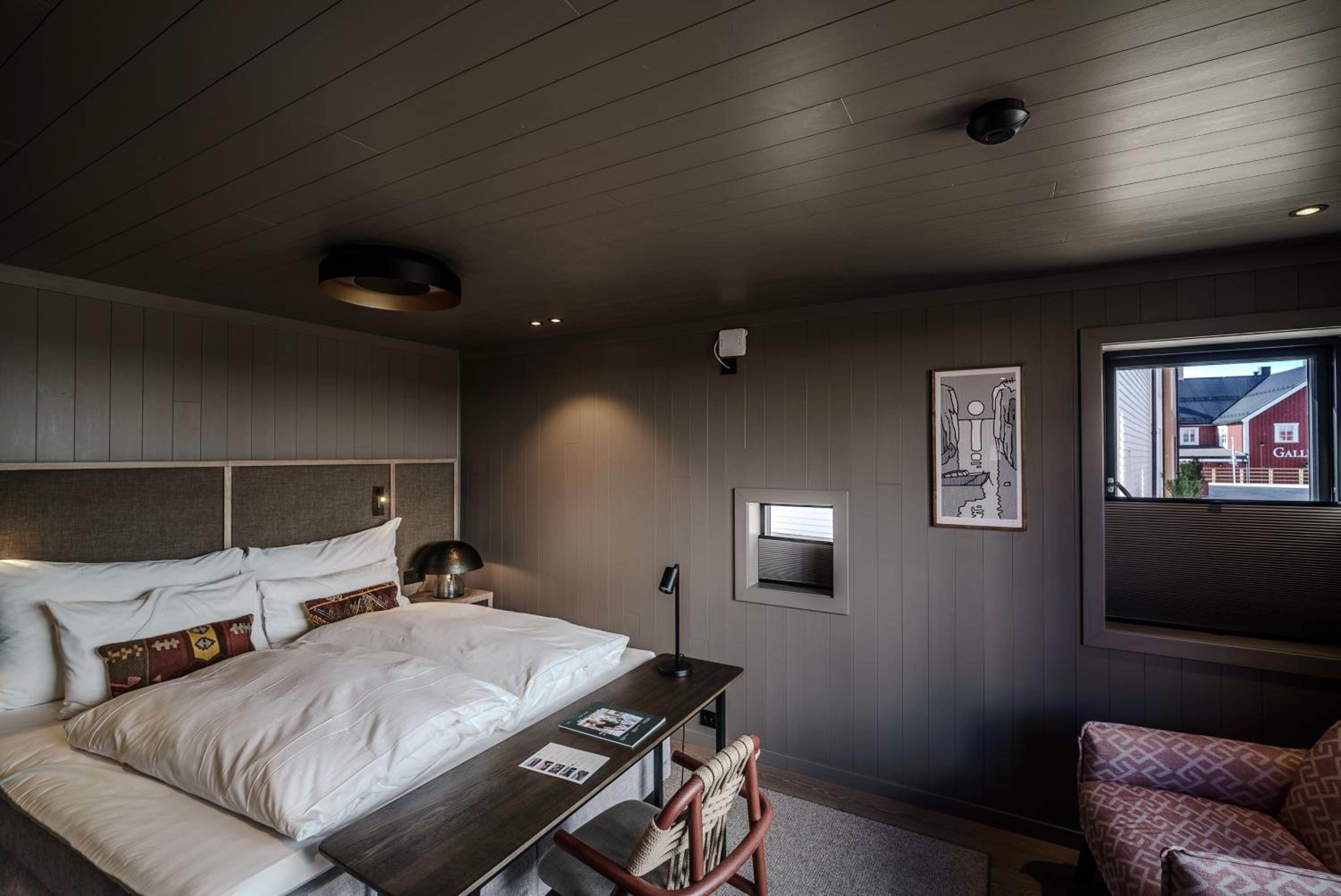 henningsvaer bryggehotell by classic norway hotels