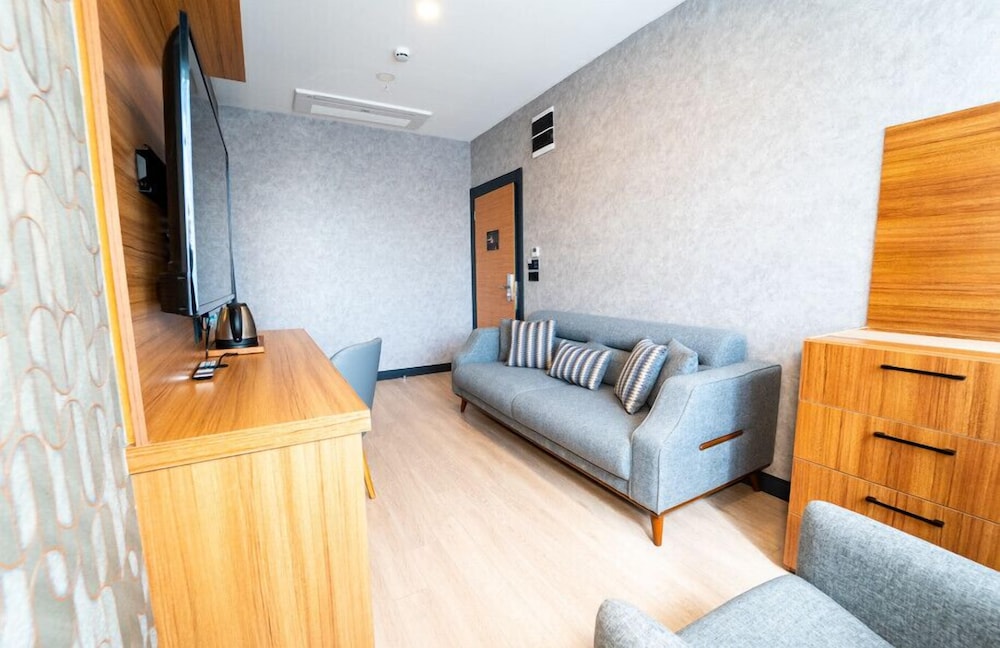 Educity Suit & Hotels 26/50