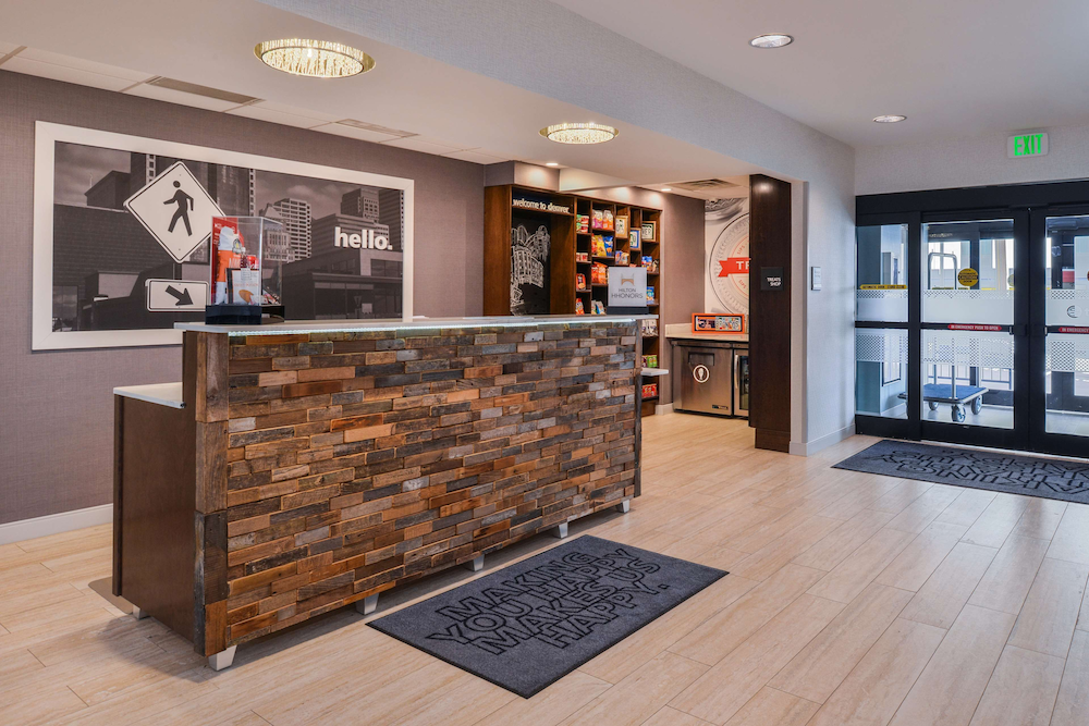 Hampton Inn Suites Denver Speer Boulevard 9/42