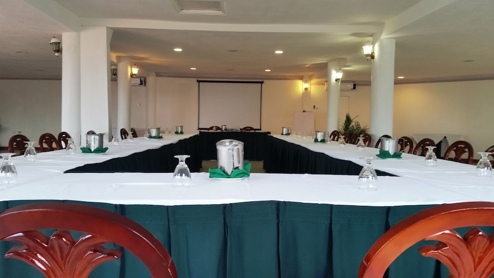 FRANKLYN D. RESORT AND SPA 38/50