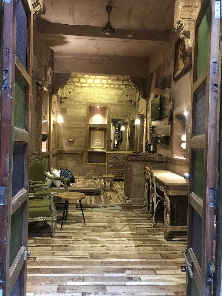 Rani Mahal 36/50