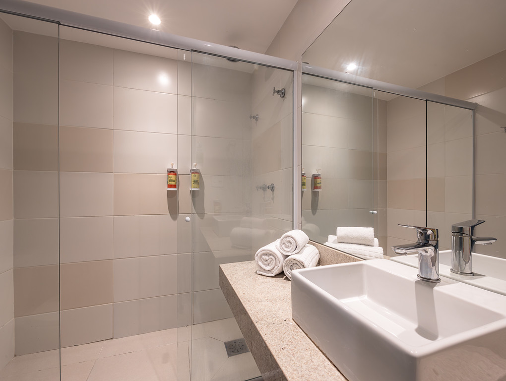 Luxury, Single, Twin Beds 2/2
