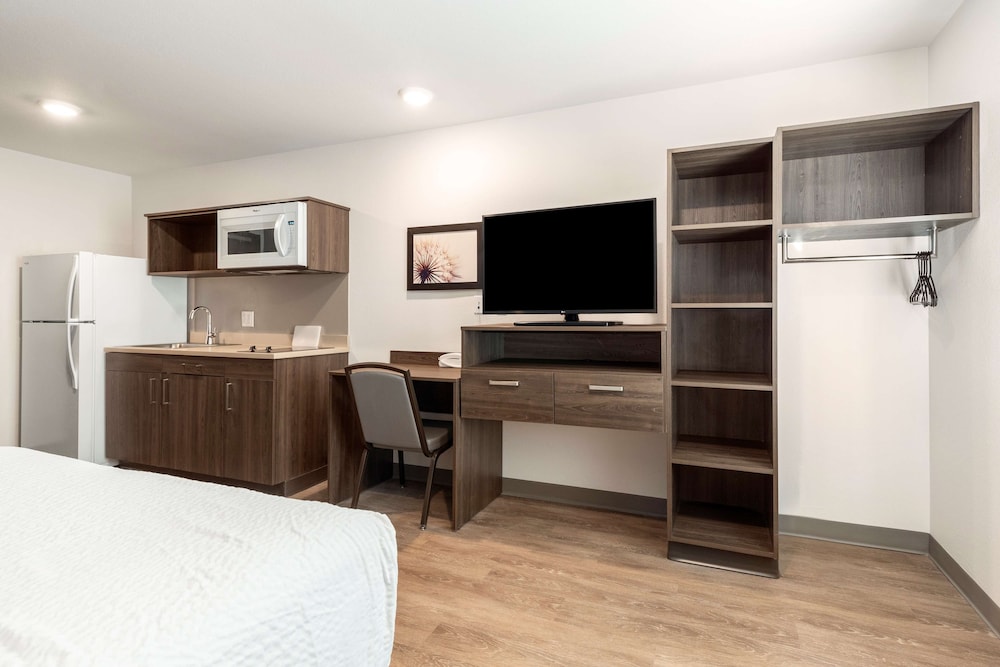 Woodspring Suites Riverside Norco 25/49