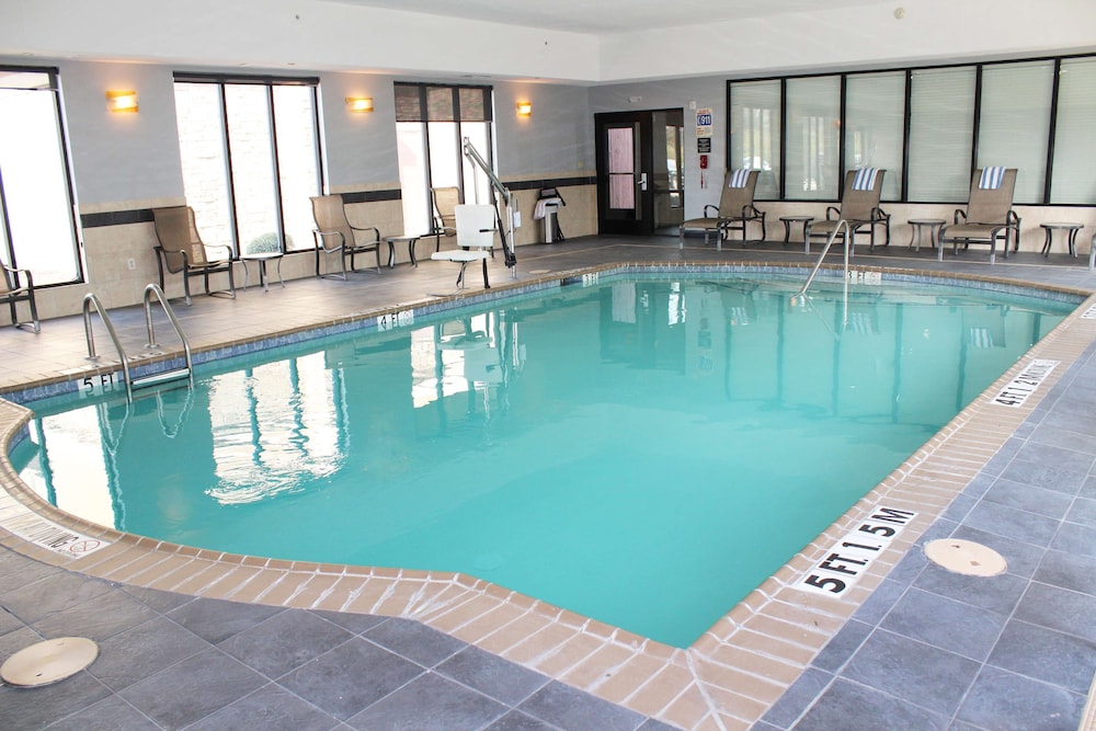 Hampton Inn Suites Mount Pleasant 2/61