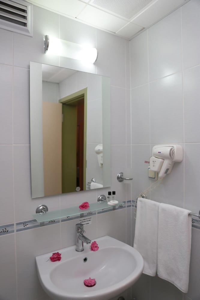Ridvan Hotel 25/69