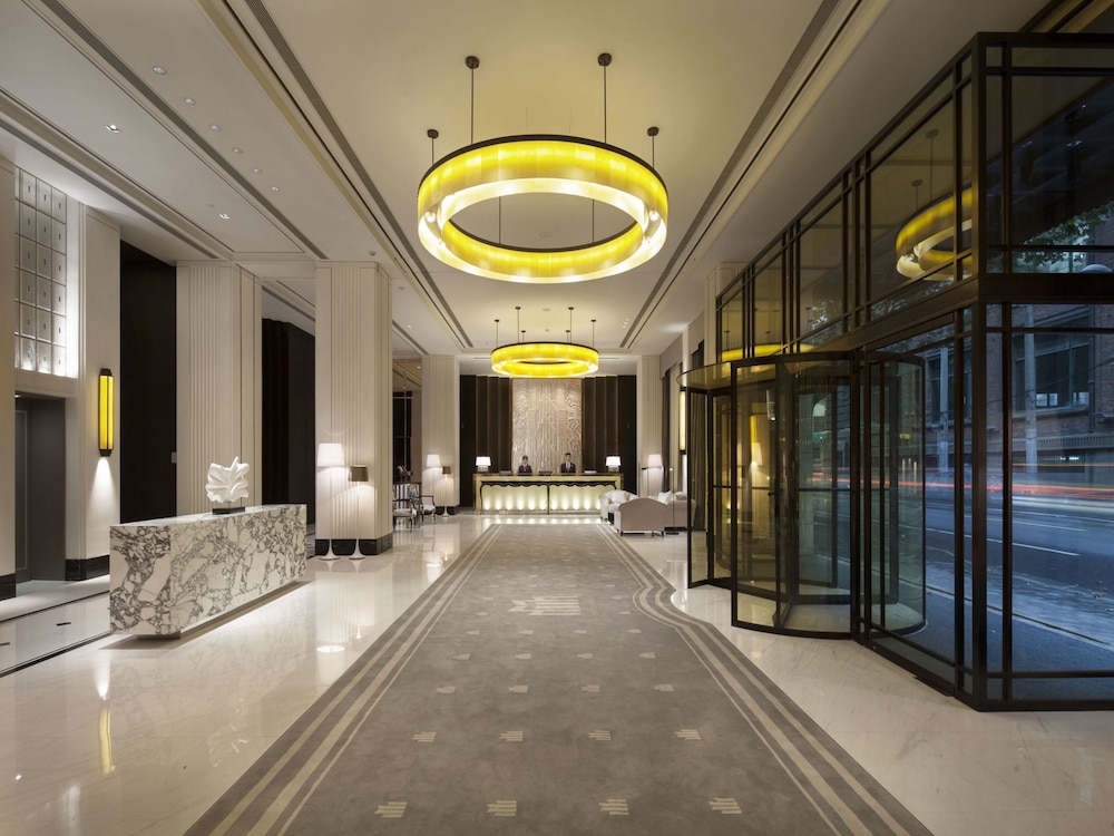 Hotel Golden Tulip Bund New Asia 5/53