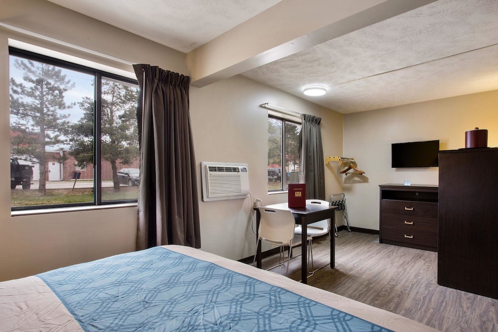 Red Lion Inn & Suites Olathe Kansas City 19/23
