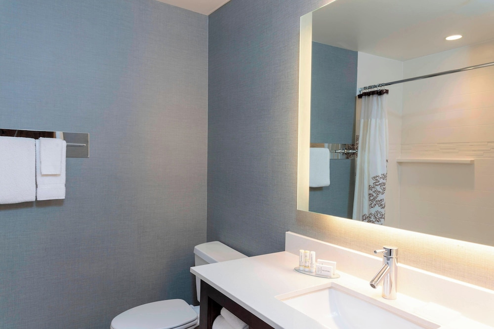 استوديو بسرير كينج مع أريكة، RESIDENCE INN AKRON SOUTH/GREEN 3/5