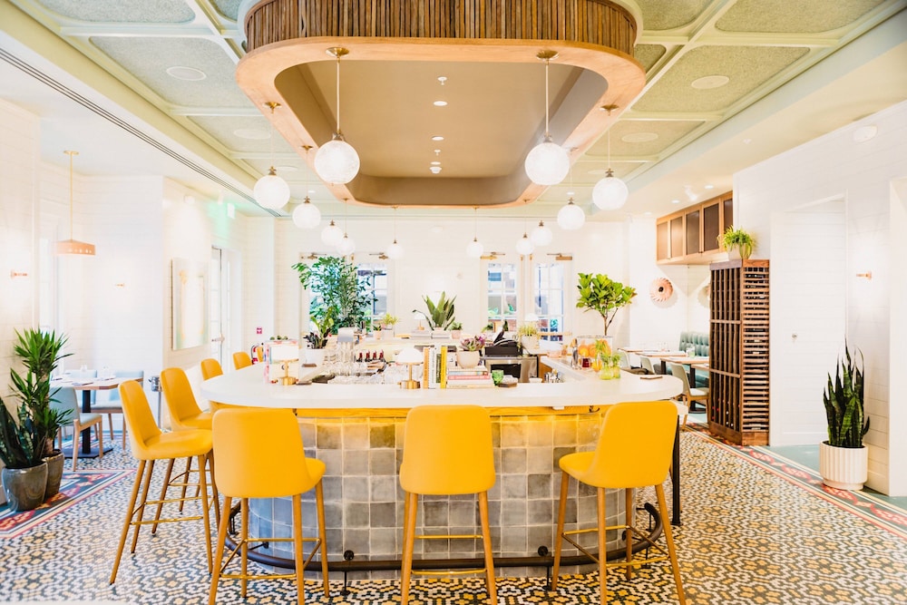 The Lindy Renaissance Charleston Hotel 39/46