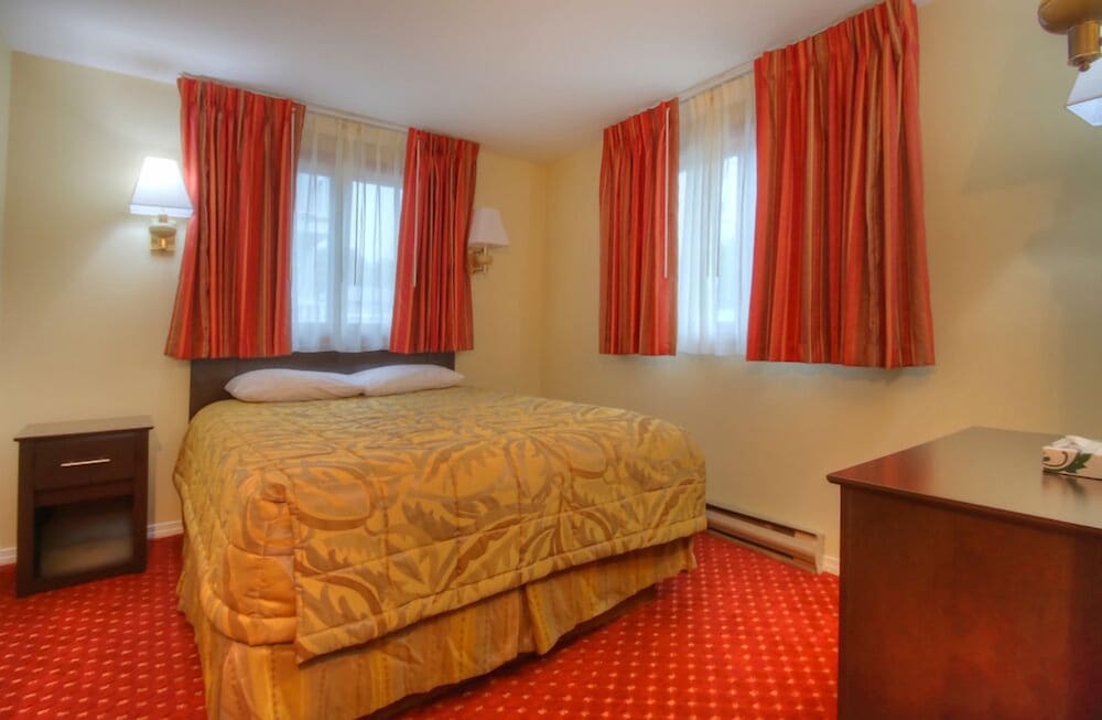 Colonial Village Resort 22/46