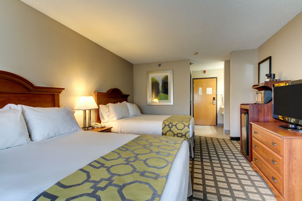 Galesburg Inn and Suites 25/42