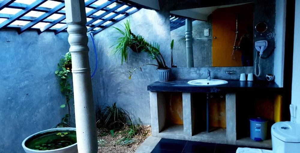 Pavana Hotel 63/63
