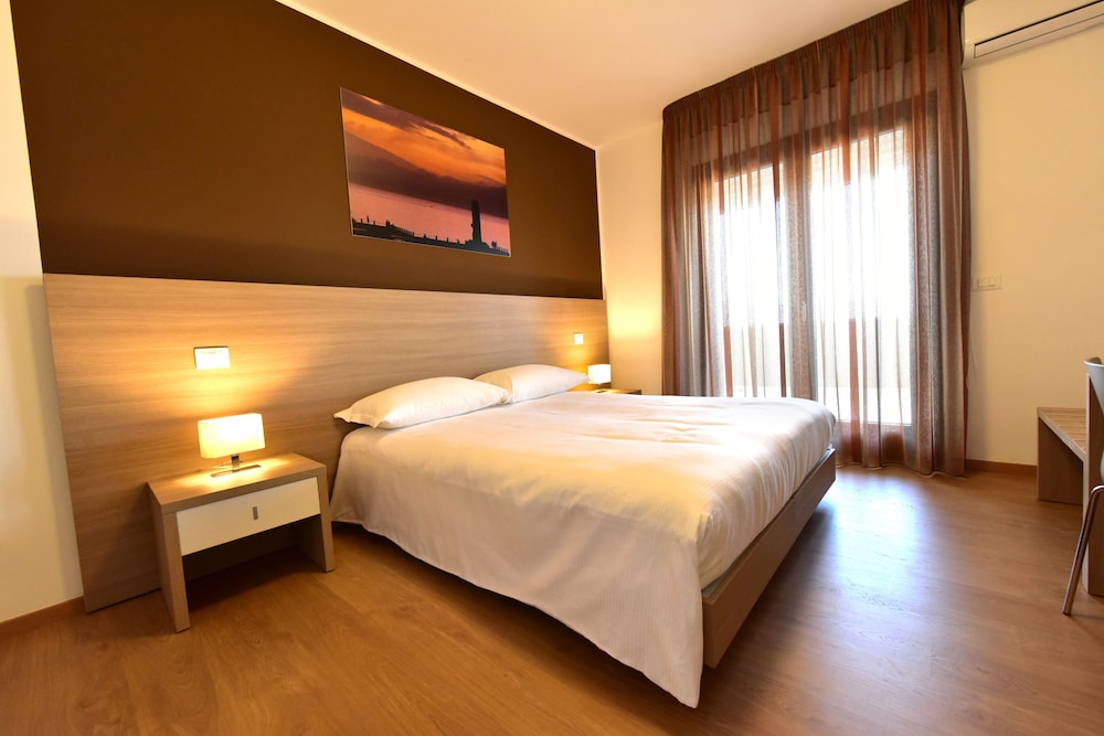 Trip Room & Breakfast 3/38
