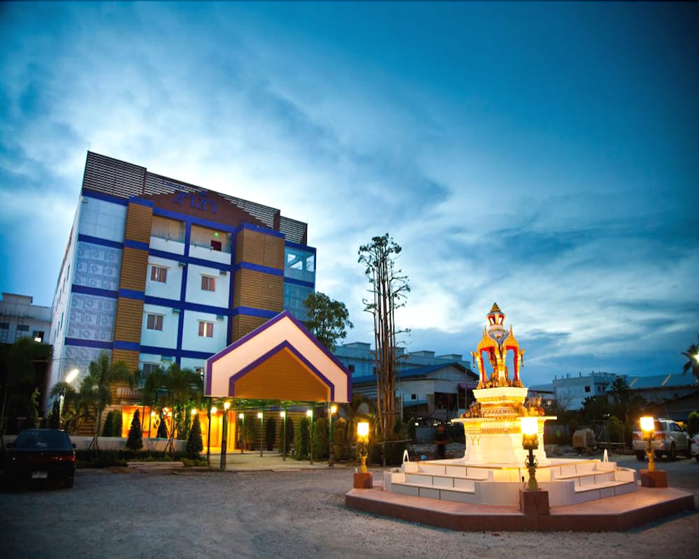 Zaza Hotel 3/49
