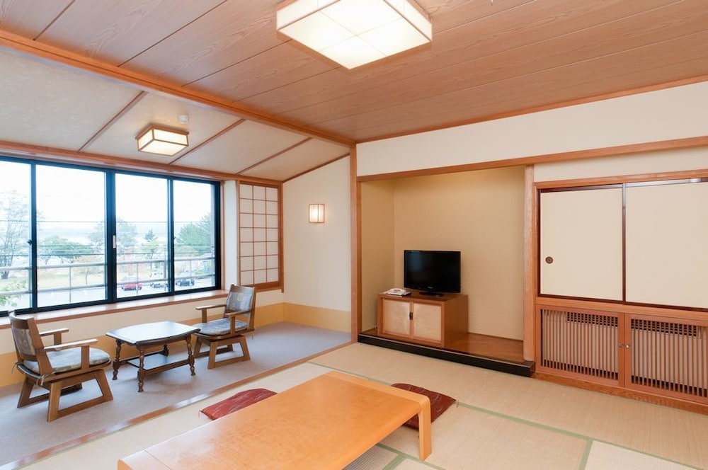 Wakura Onsen Hamazuru 9/15