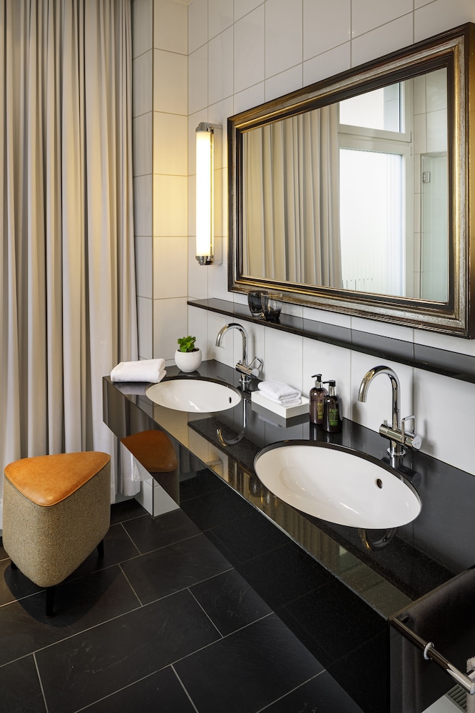 Opera Hotel 40/41