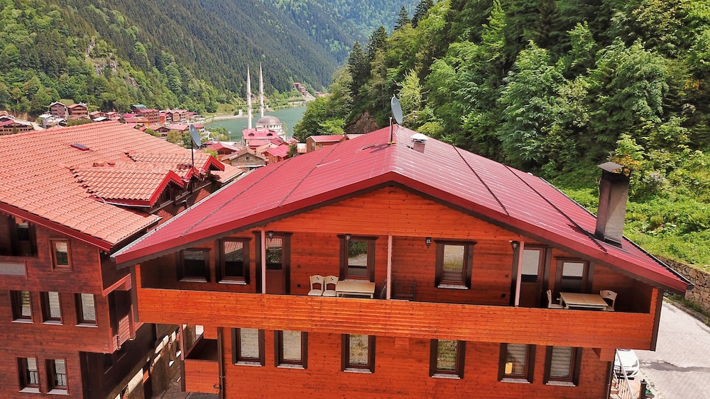 Scala Hotel 6/48