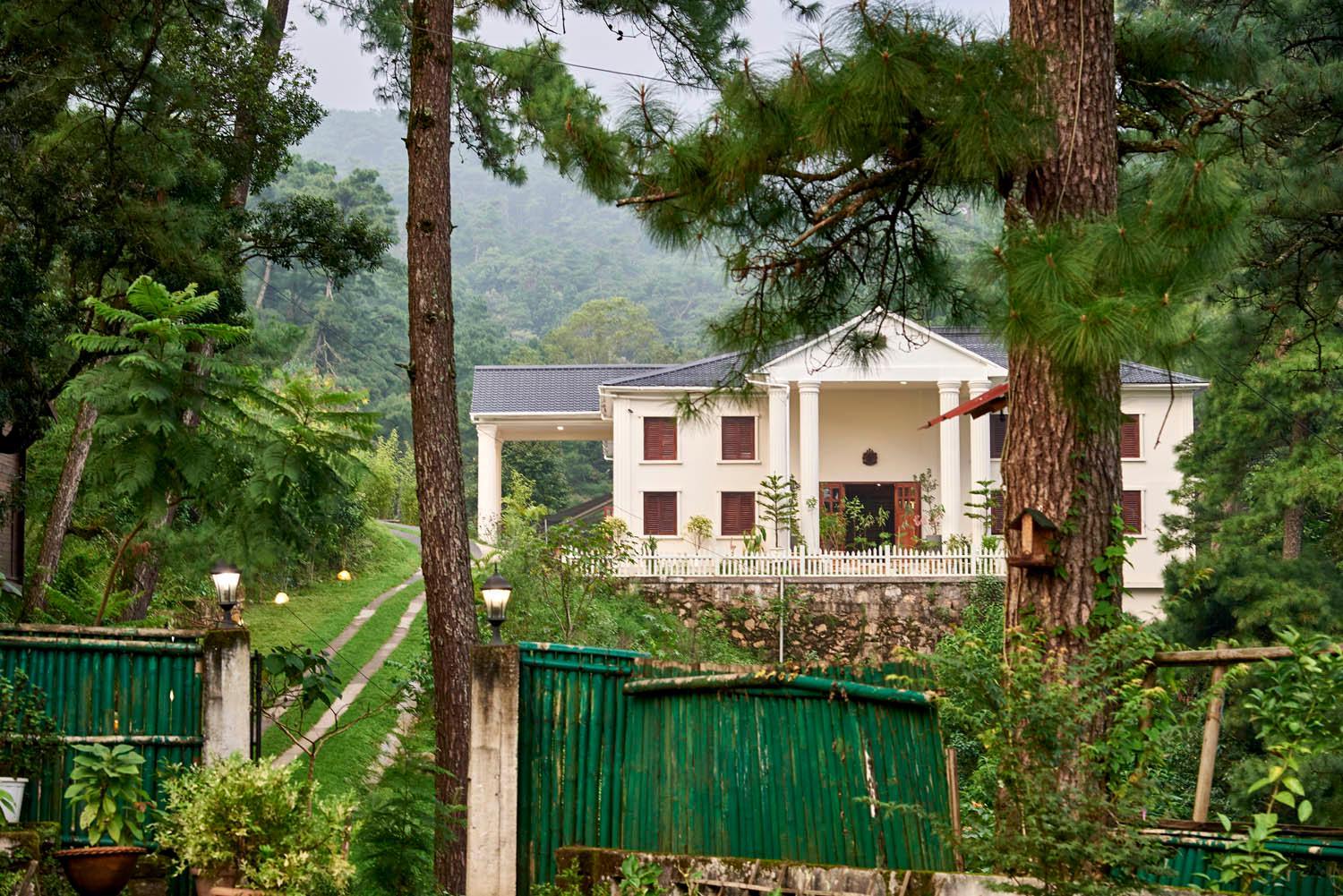 ROYAL HERITAGE-TRIPURA CASTLE 52/55
