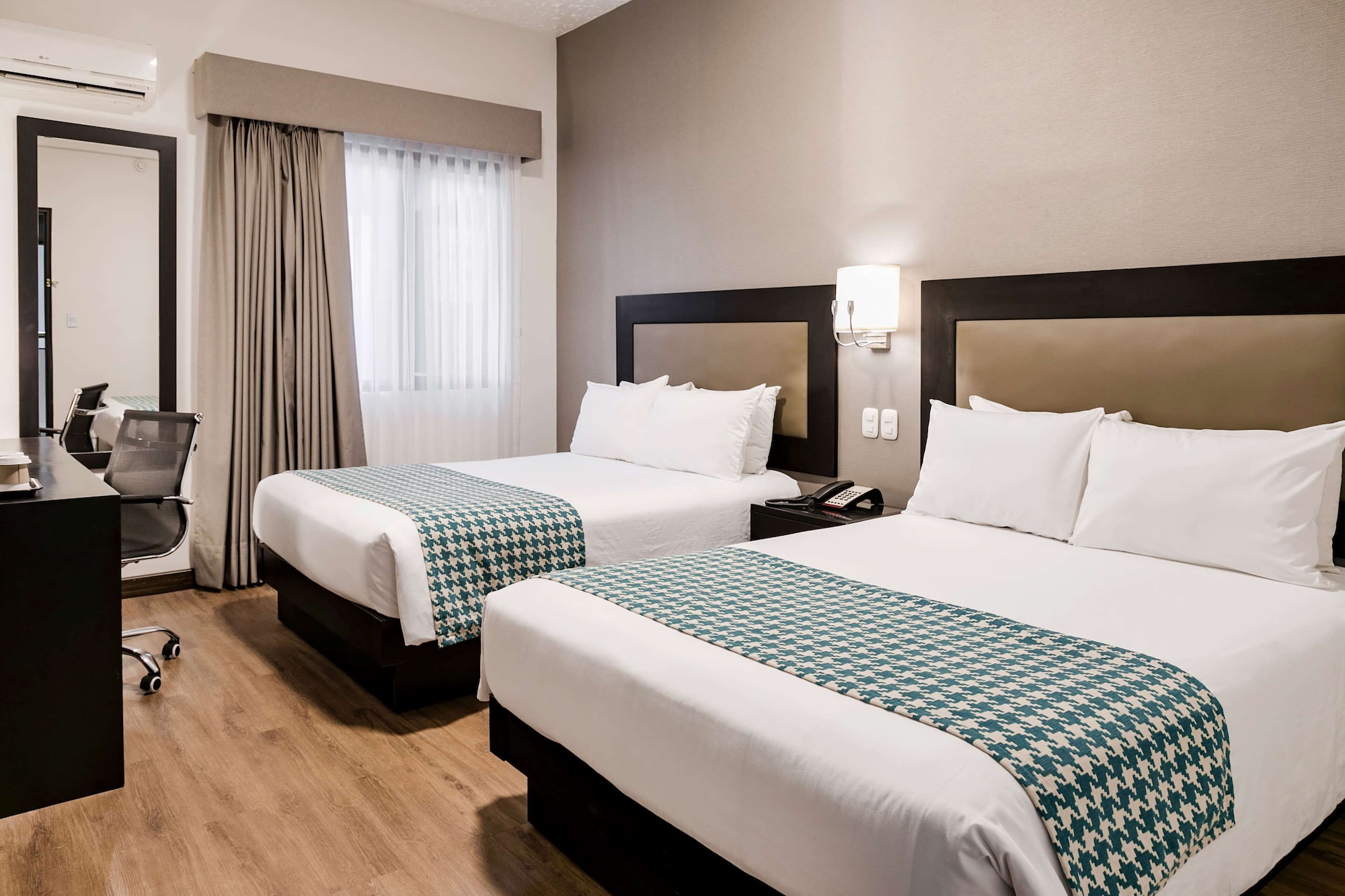 Superior, 2 Double Beds