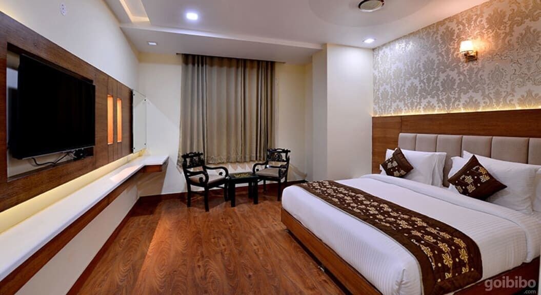 DELUXE, DOUBLE BED
