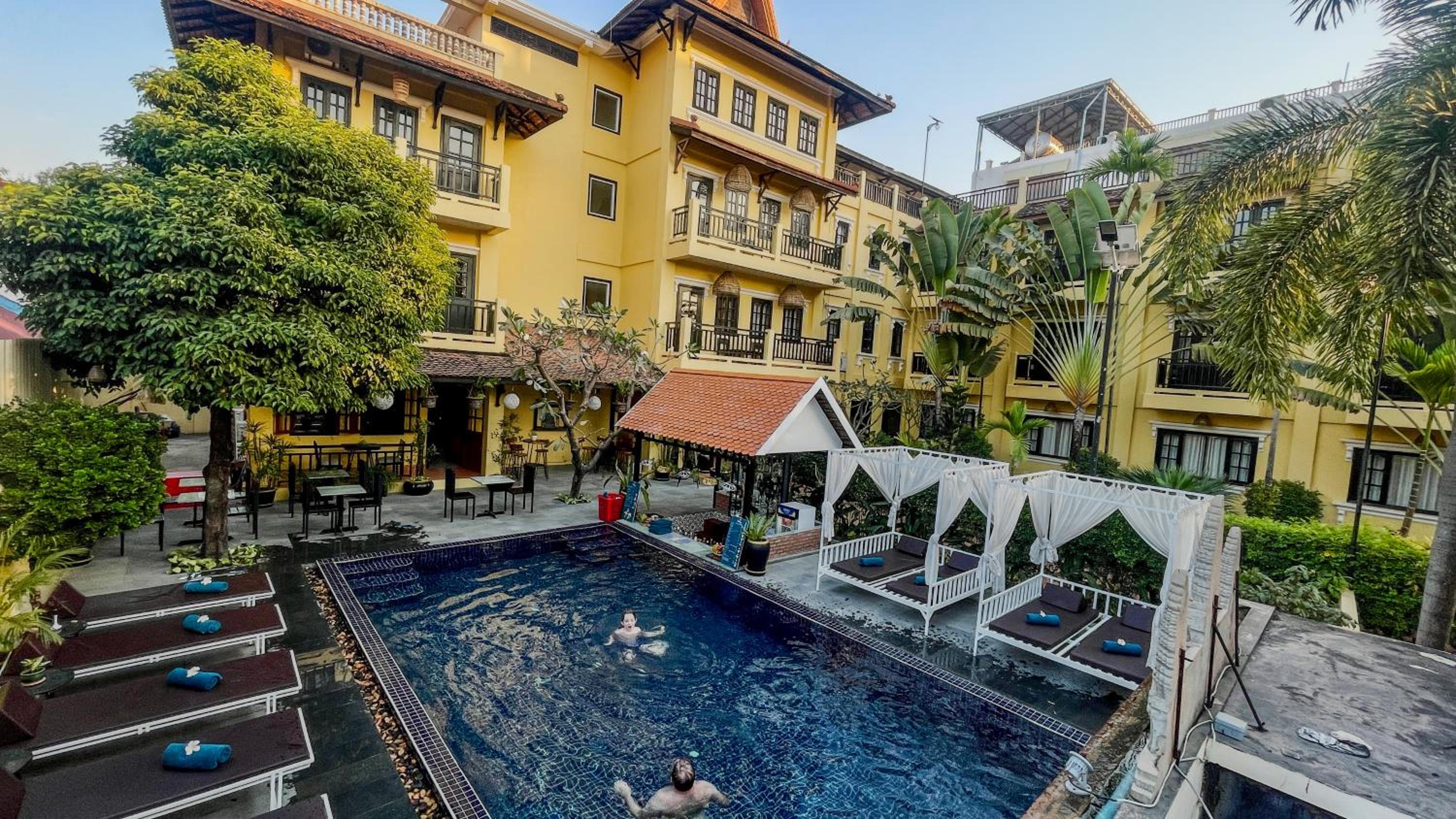 Amiral Hotel 31/38
