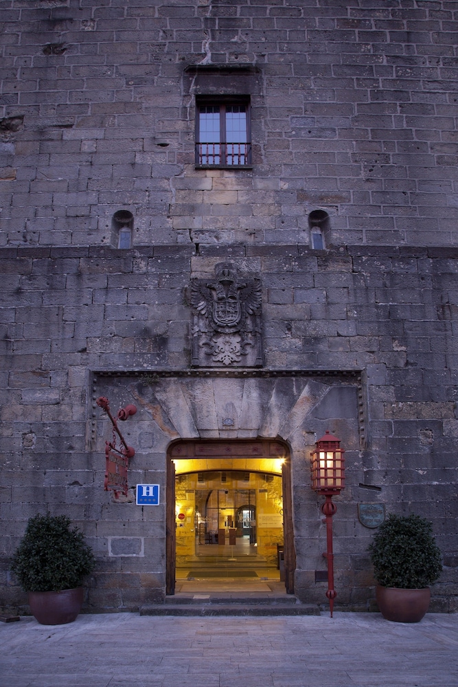 Parador De Hondarribia 1/40