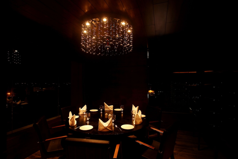 PARADIGM SAROVAR PORTICO 21/21