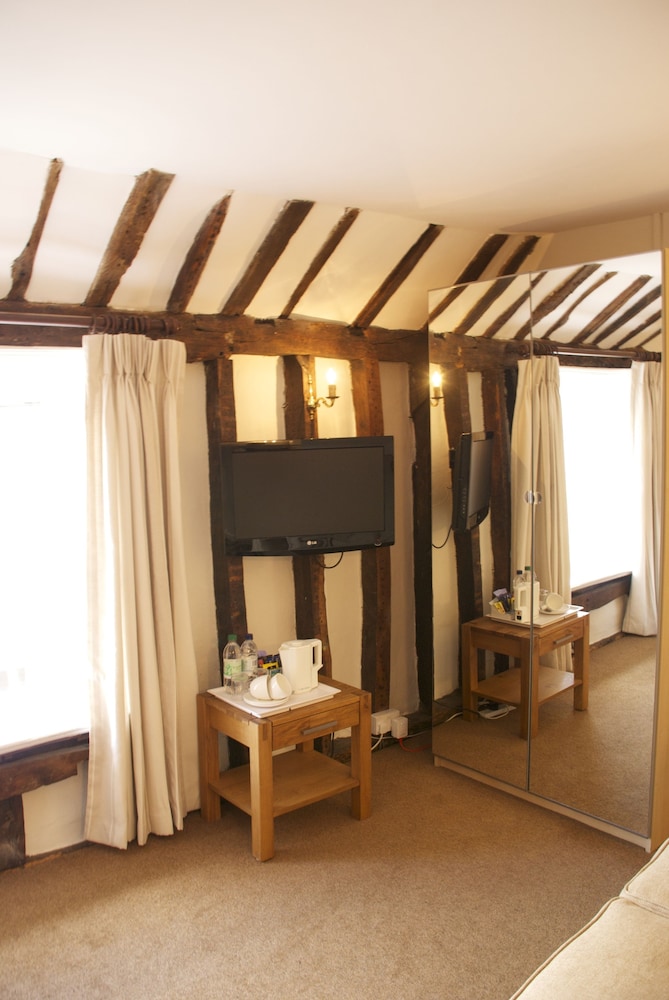 Chantry Hotel 30/40